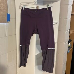 NoBull size medium capri leggings.